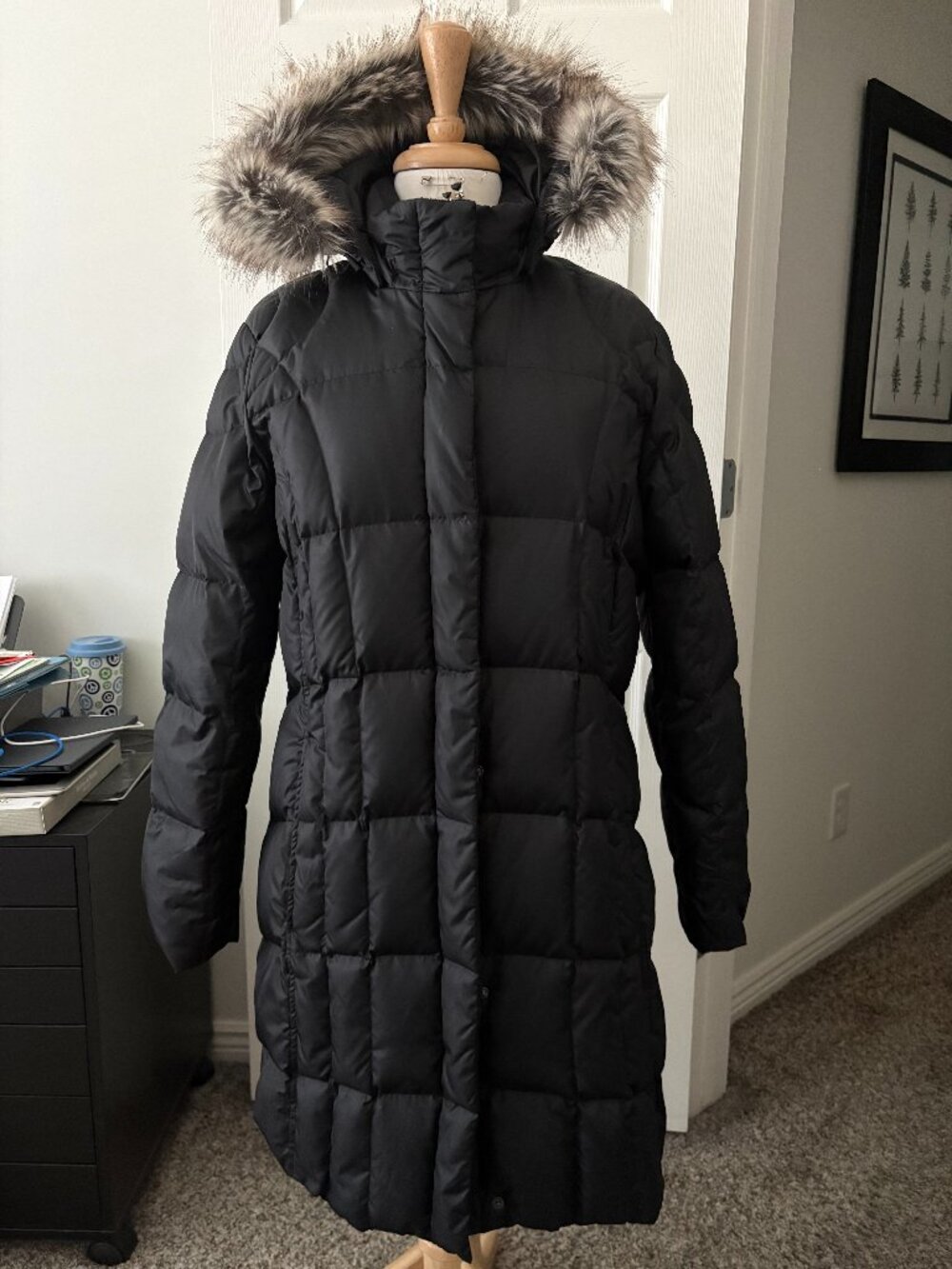 Black Eddie Bauer Down Puffer Coat with Faux Fur Trimmed Hood Size XL
